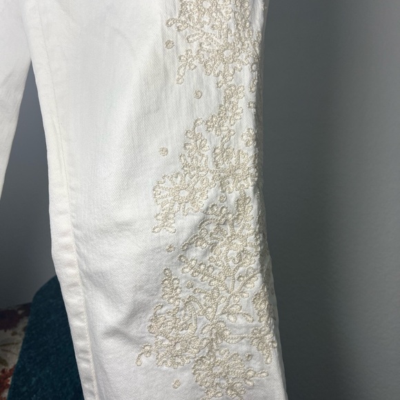 Embroidered white jeans - Picture 3 of 5